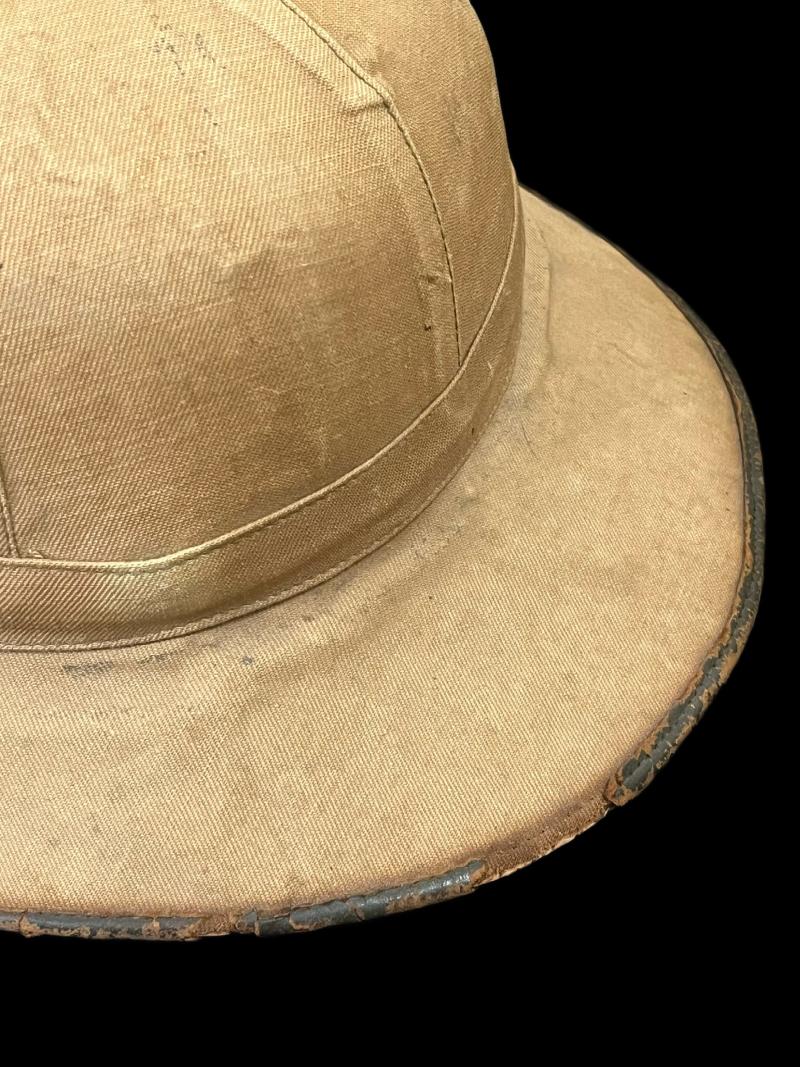 WW2 GERMAN ARMY 1ST PATTERN PITH HELMET