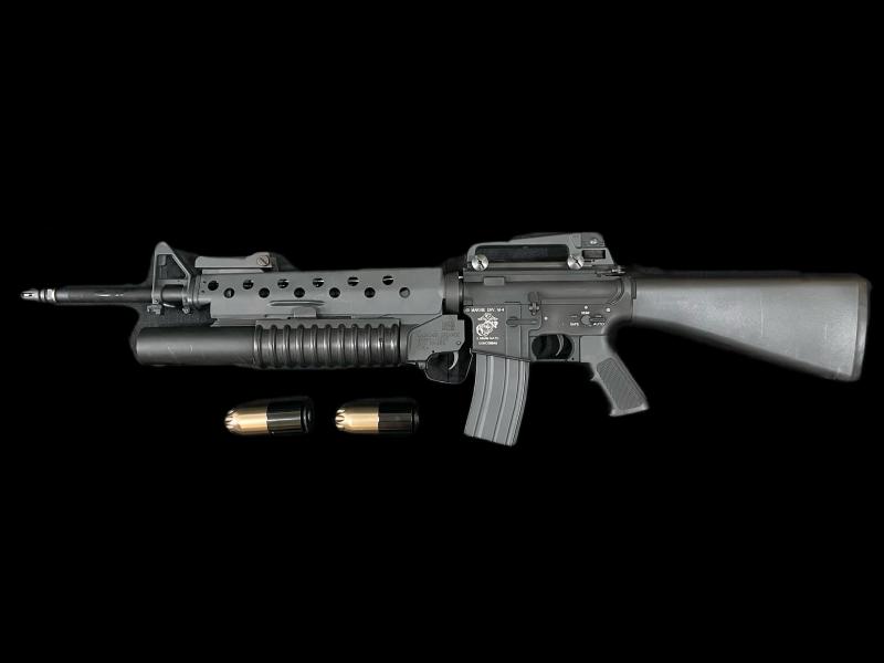 AIRSOFT M16/MARINE M-4 WITH M203 GRENADE LAUNCHER AND 2 X GRENADES