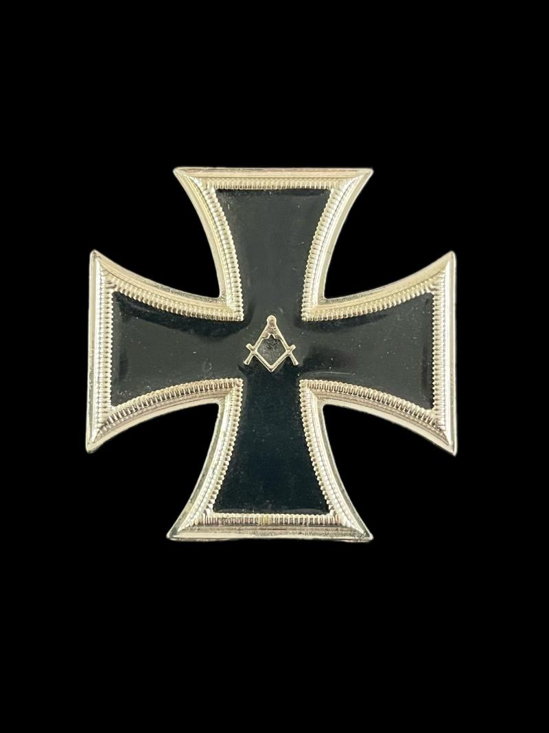 MASONIC NEVER GIVE UP IRON CROSS