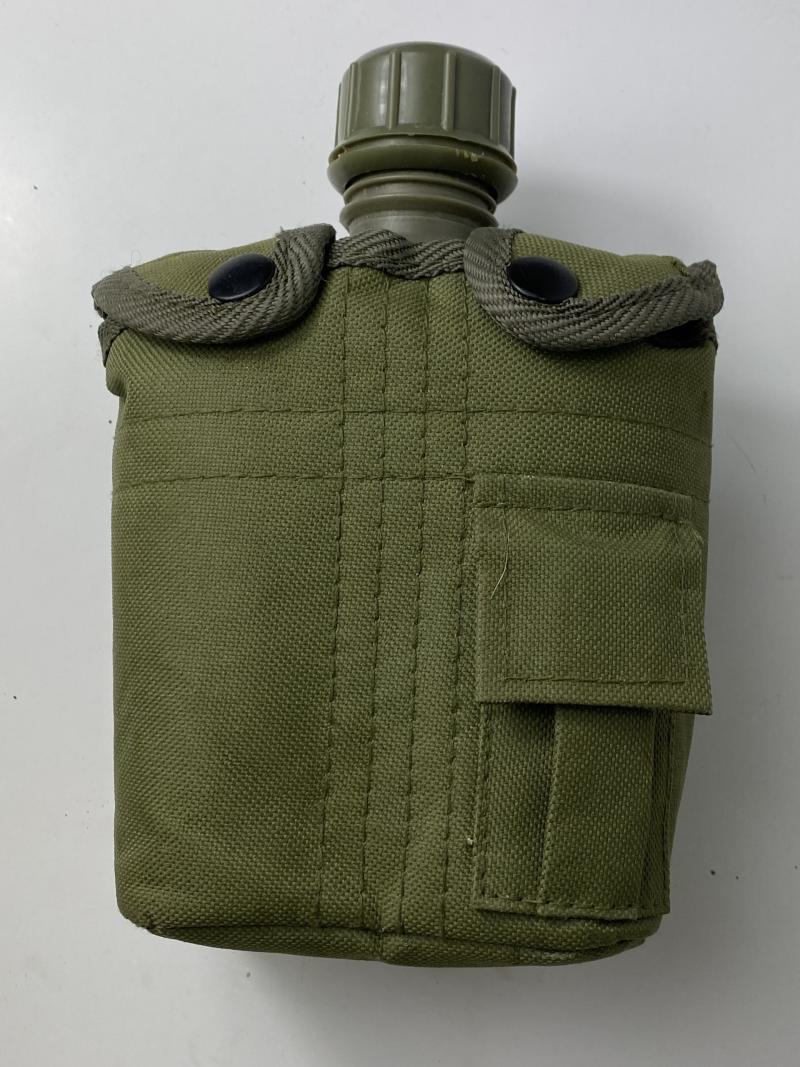 U.S. WATER BOTTLE AND POUCH