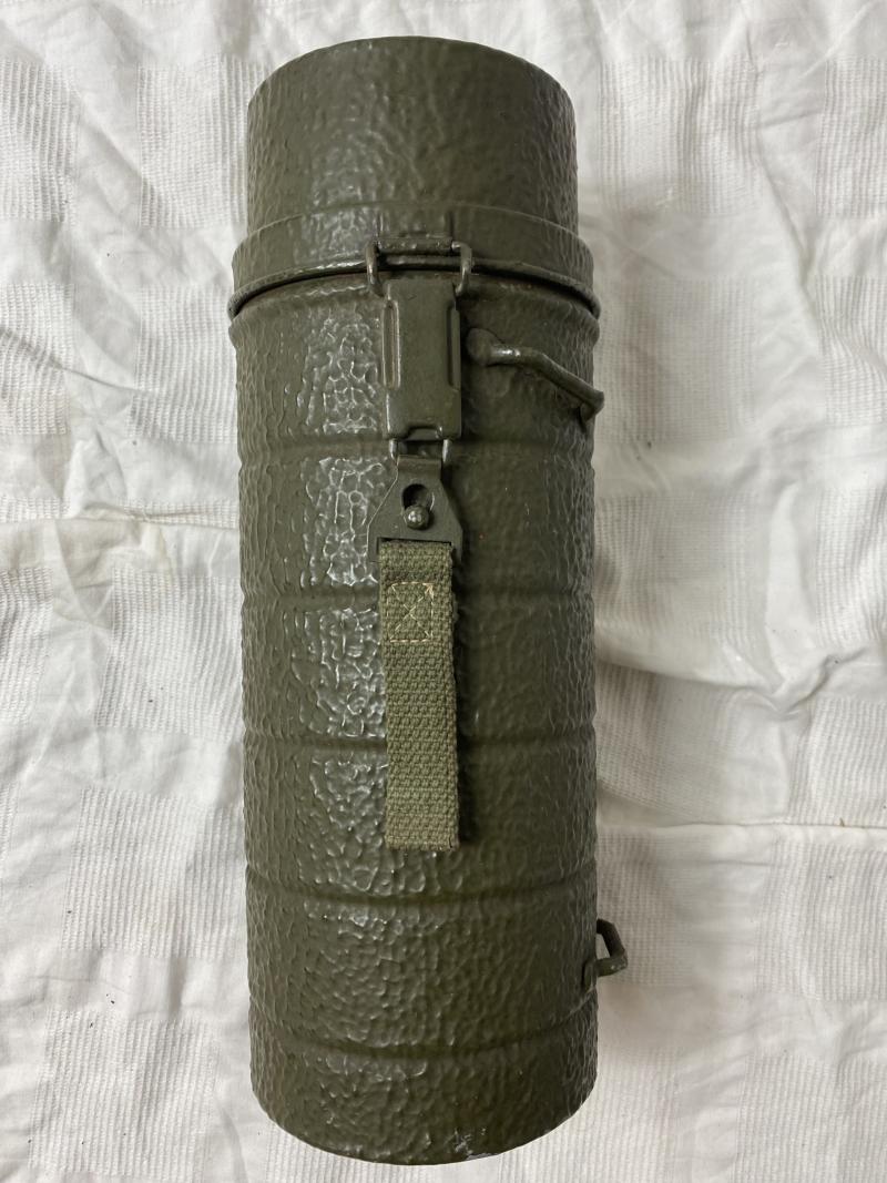 BUNDESWEHR M58 GAS MASK TIN