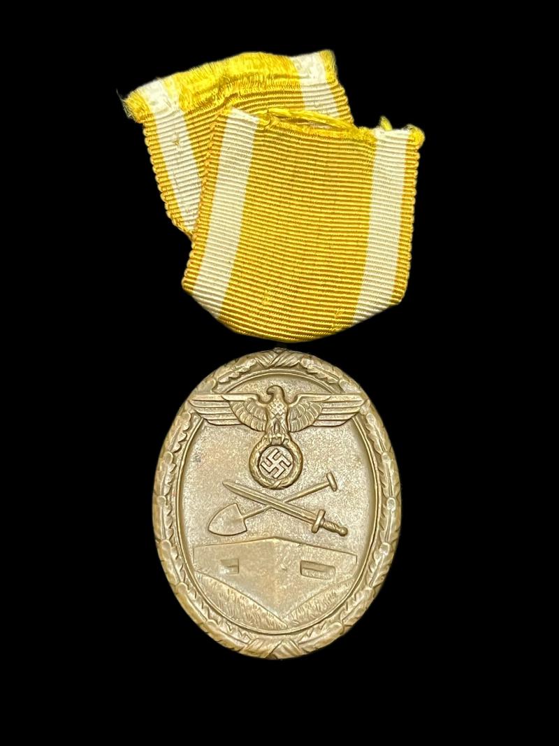 WW2 GERMAN WEST WALL MEDAL