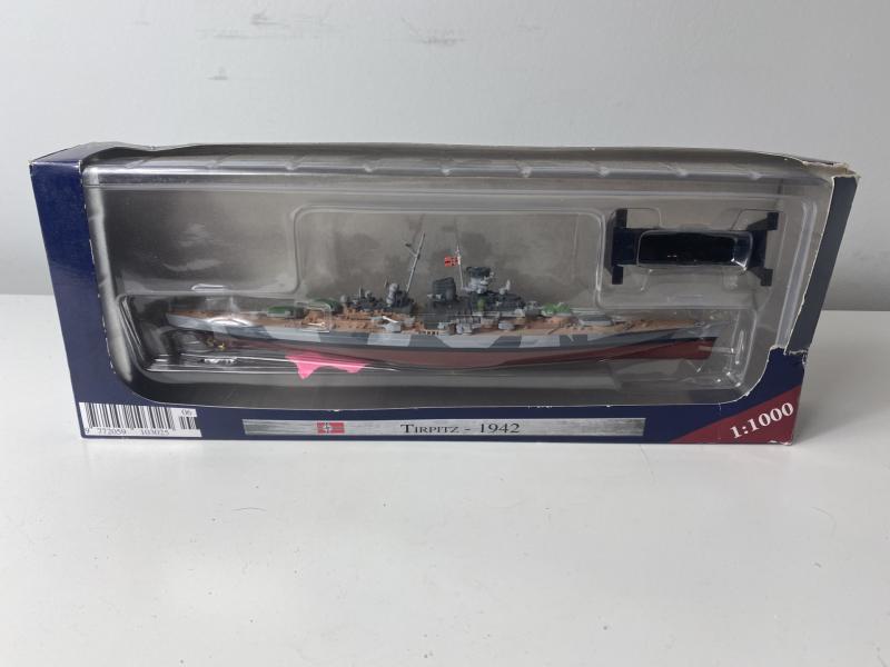 WW2 GERMAN TIRPITZ 1:1000 MODEL