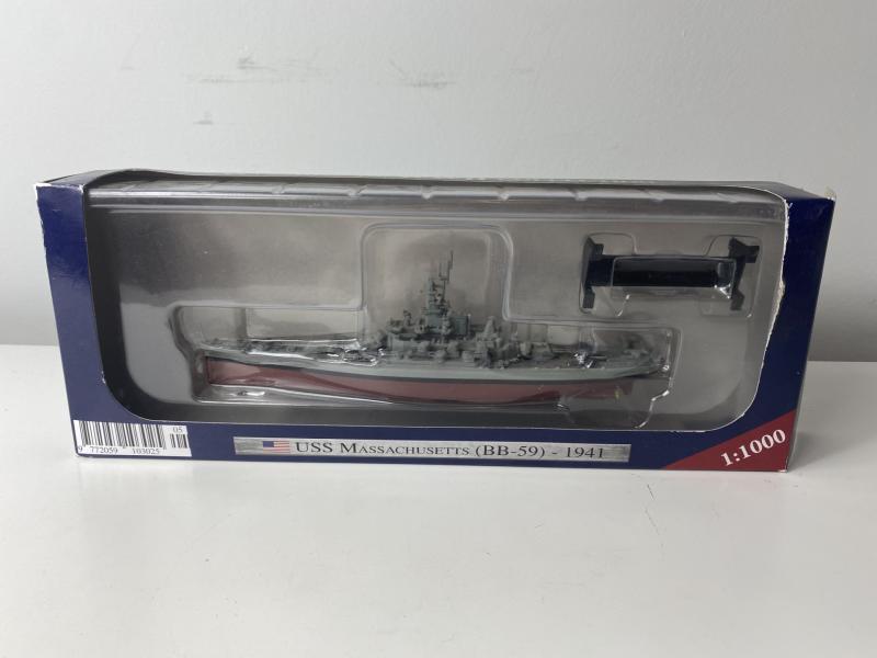 1:1000 SCALE MODEL OF THE USS MASSACHUSETTS (BB-59) -1941