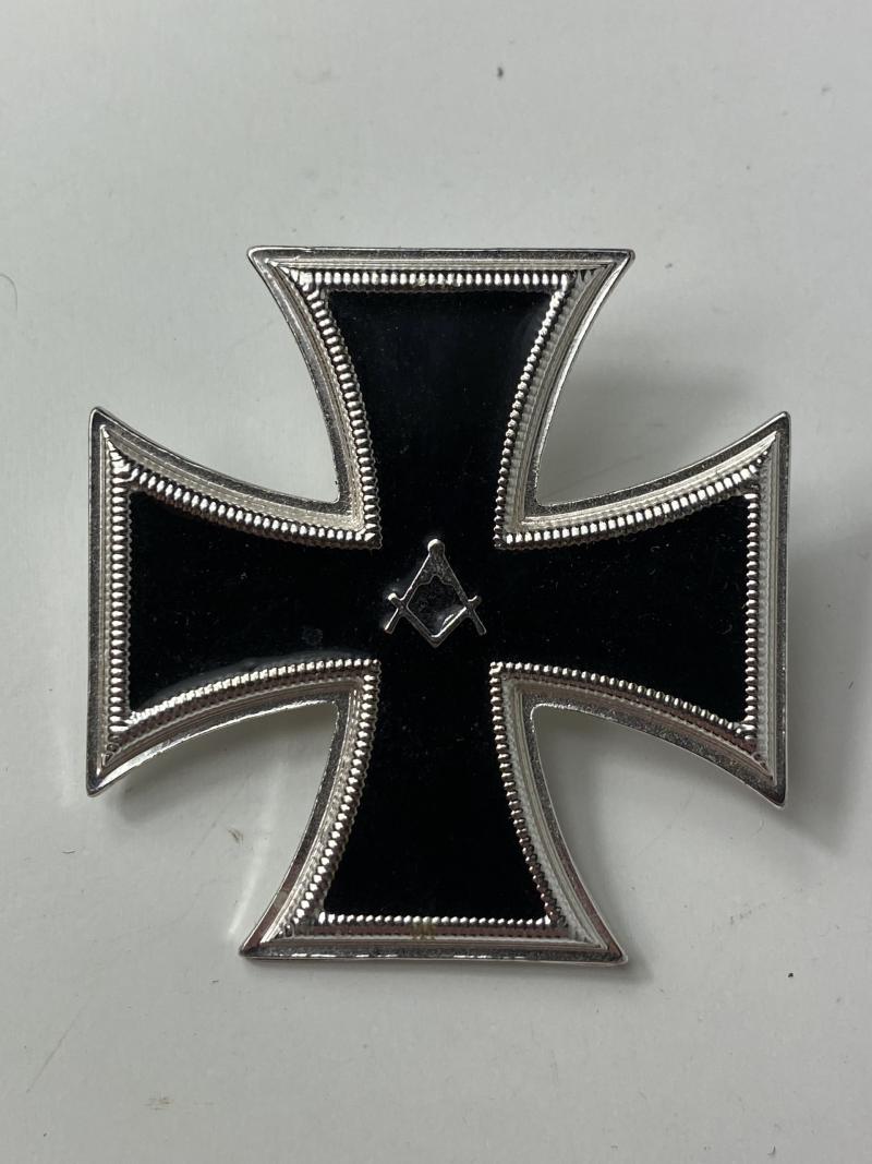 MASONIC NEVER GIVE UP IRON CROSS