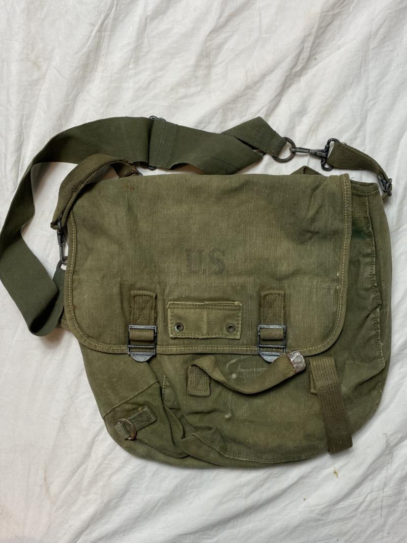 U.S. LATE-WAR M1936 FIELD BAG & STRAP