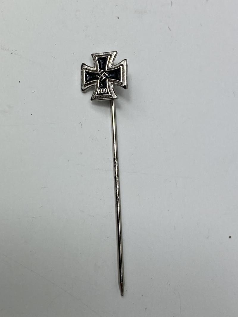 REPRODUCTION WW2 IRON CROSS PIN BADGE