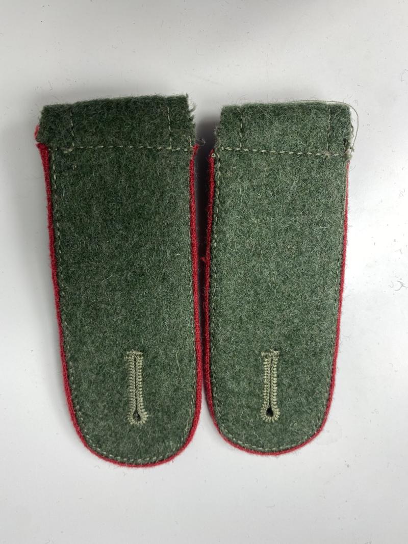 REPRODUCTION WW2 GERMAN ARTILLERY SHOULDER BOARDS