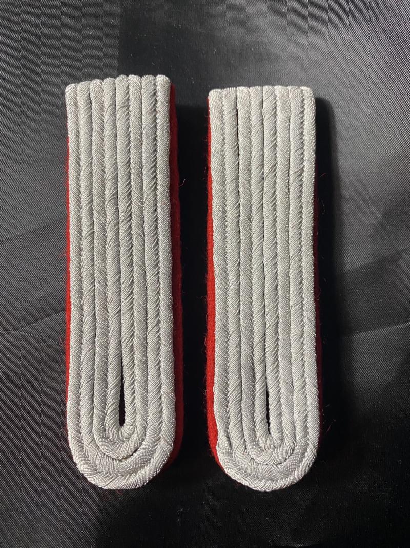 REPRODUCTION WW2 GERMAN LUFTWAFFE OFFICERS SHOULDER BOARDS