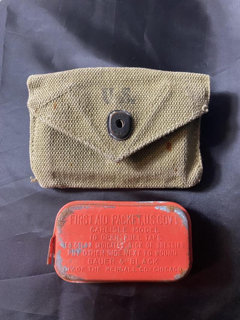 WW2 U.S. M1942 FIRST AID POUCH WITH FIELD DRESSING