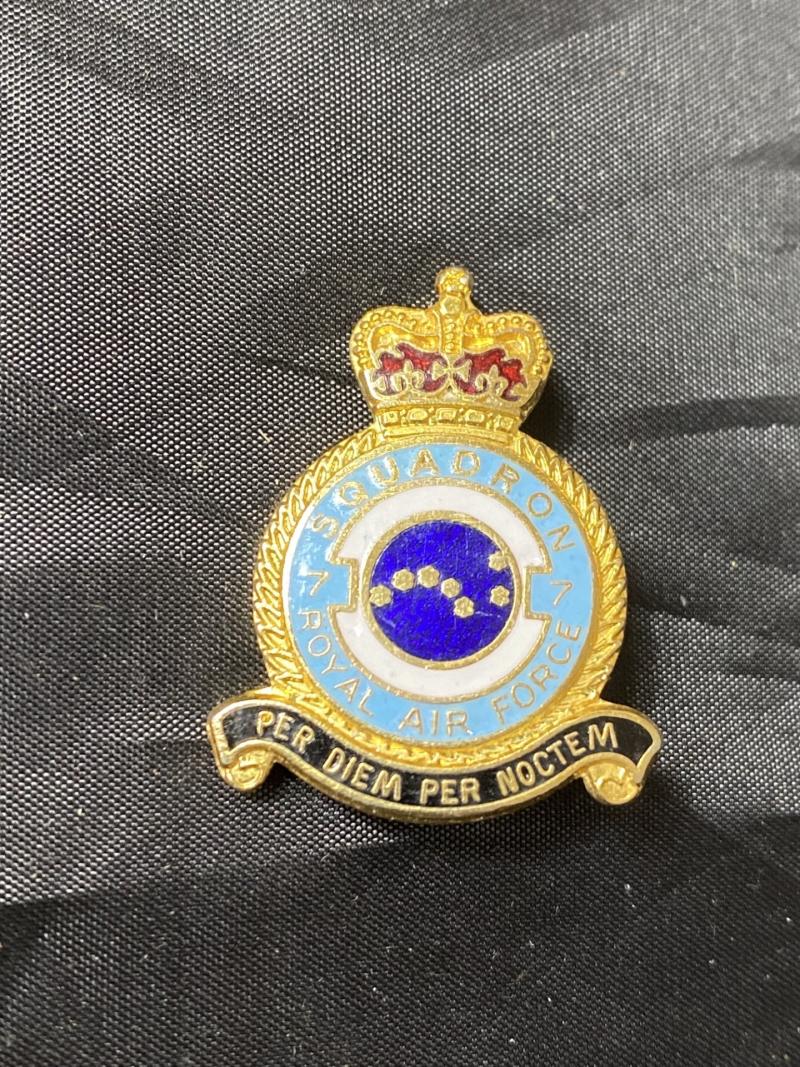 ROYAL AIRFORCE 7 SQUADRON BADGE