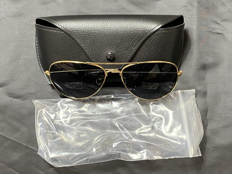 REPRODUCTION U.S. AVIATOR SUNGLASSES IN POUCH