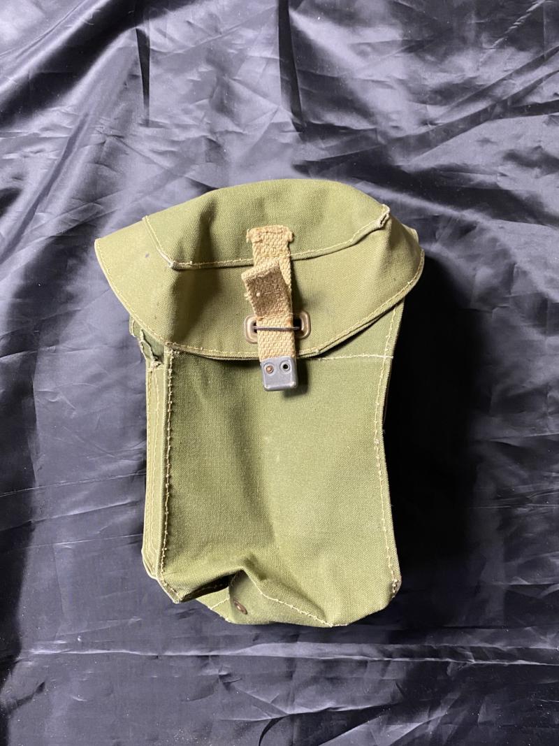 WW2 BRITISH LIGHT WEIGHT GAS MASK BAG