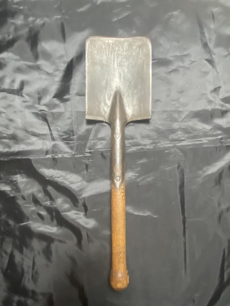 GERMAN ENTRENCHING TOOL