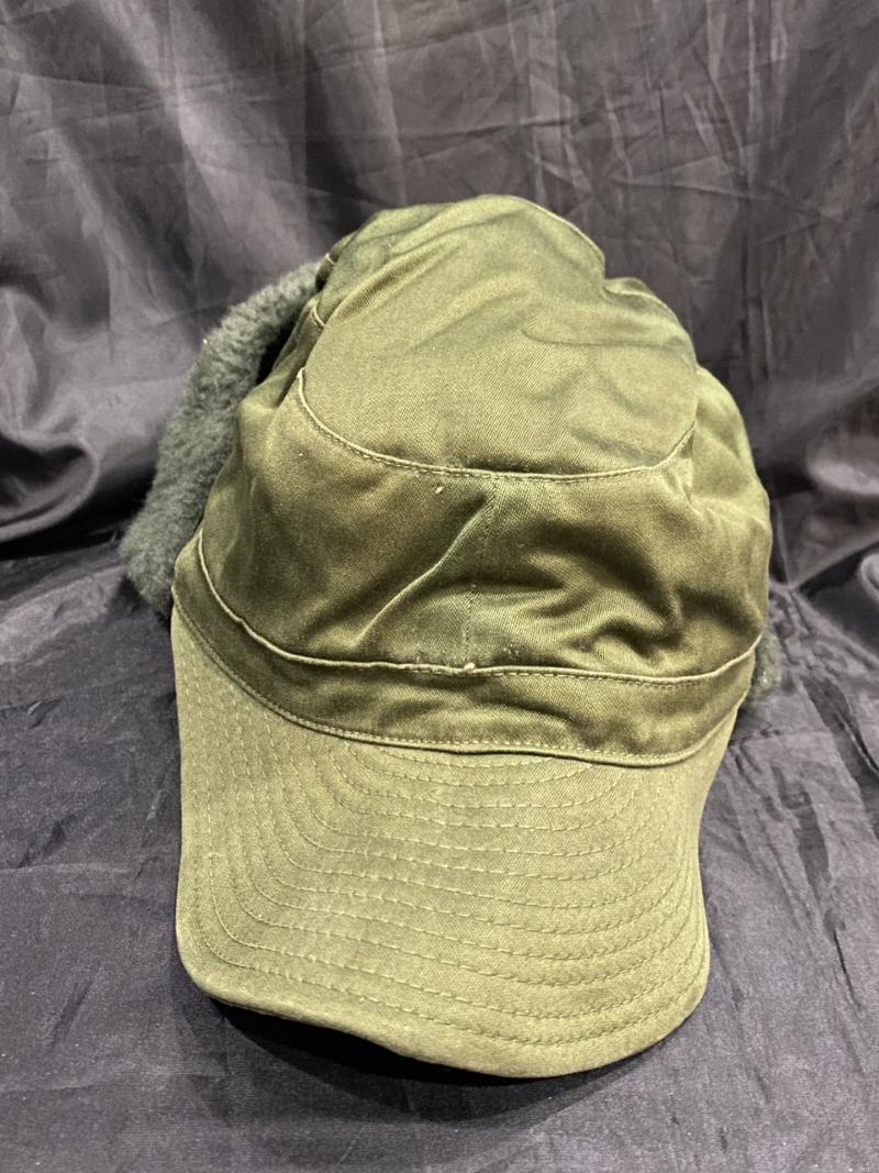 GREEN WINTER PEAK CAP