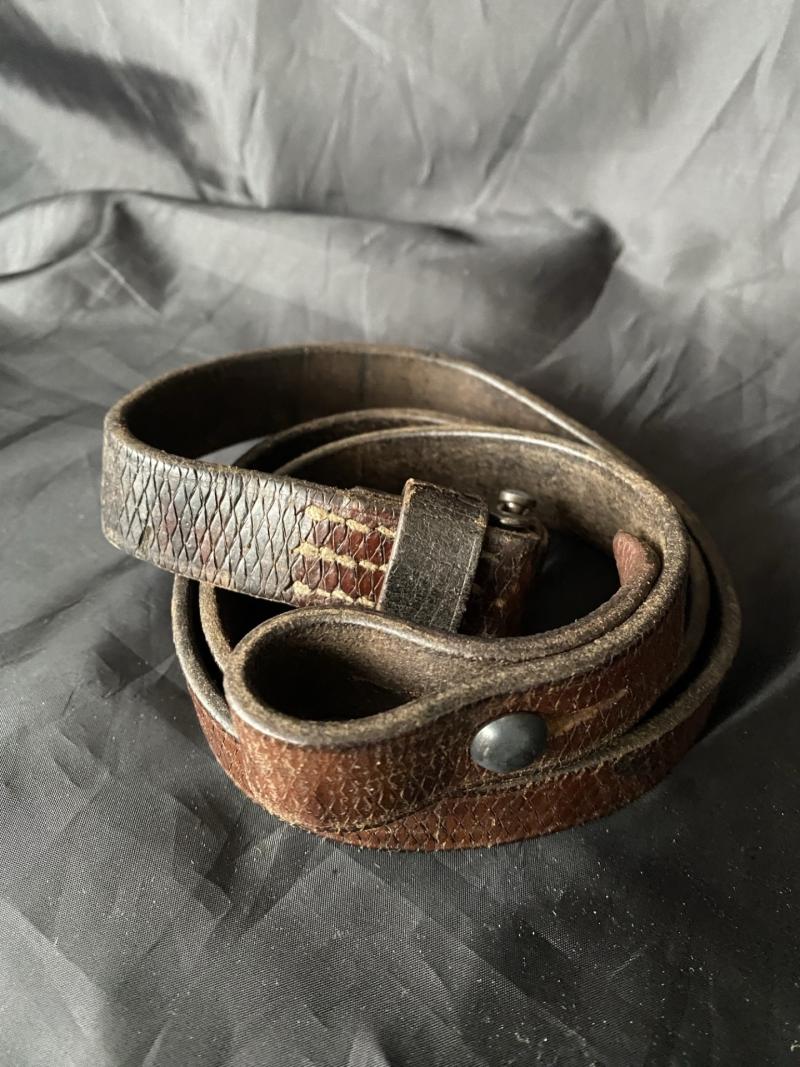 WW2 GERMAN K98 /MP40 LEATHER SLING (JHG)