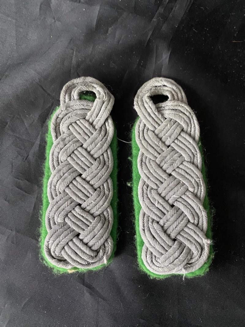 REPRODUCTION WW2 GERMAN OFFICER SHOULDER BOARDS (PANZERGRENADIER)