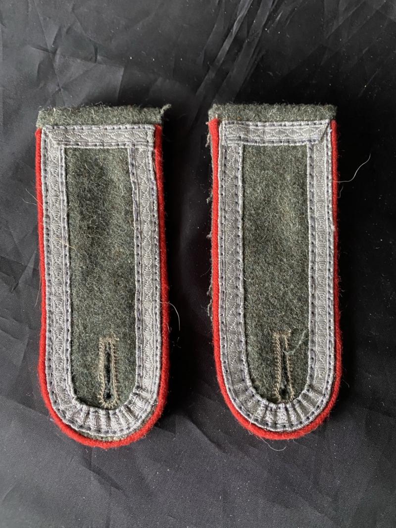 REPRODUCTION WW2 GERMAN ARTILLERY SHOULDER BOARDS