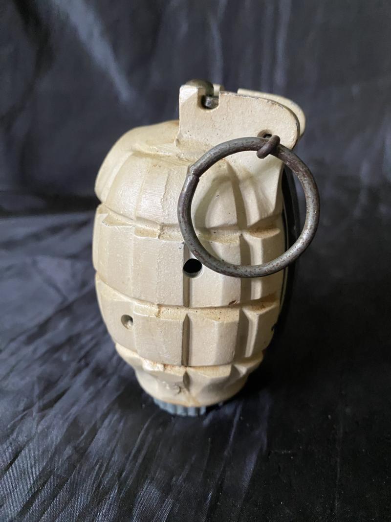 WW2 BRITISH NO.36 MILLS GRENADE (INERT)