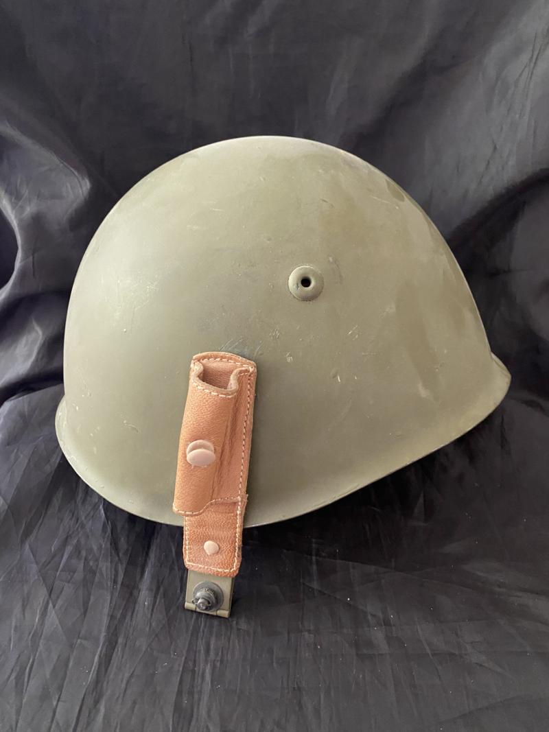 ITALIAN M1933/60 COMBAT HELMET