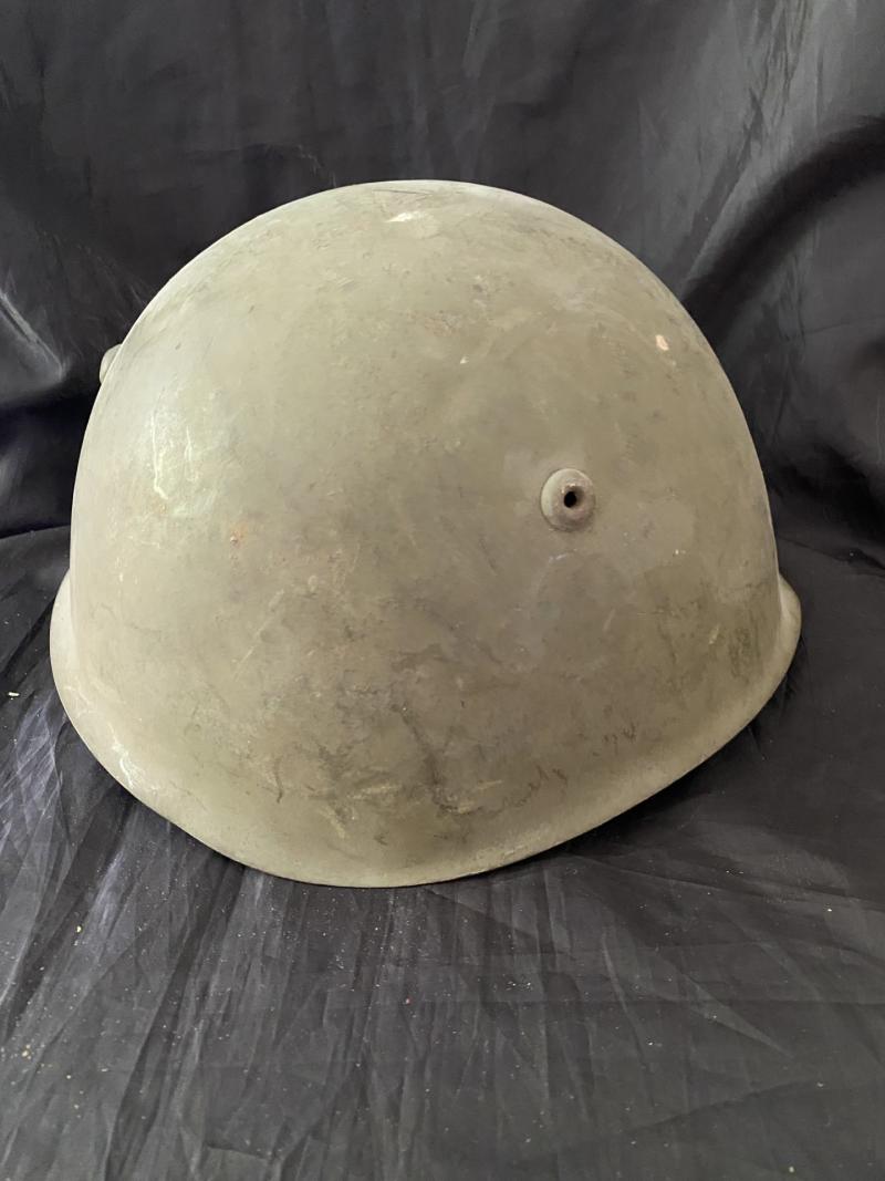 ITALIAN M1933/60 COMBAT HELMET