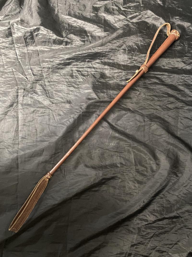 WW1 OFFICER'S LEATHER RIDING CROP