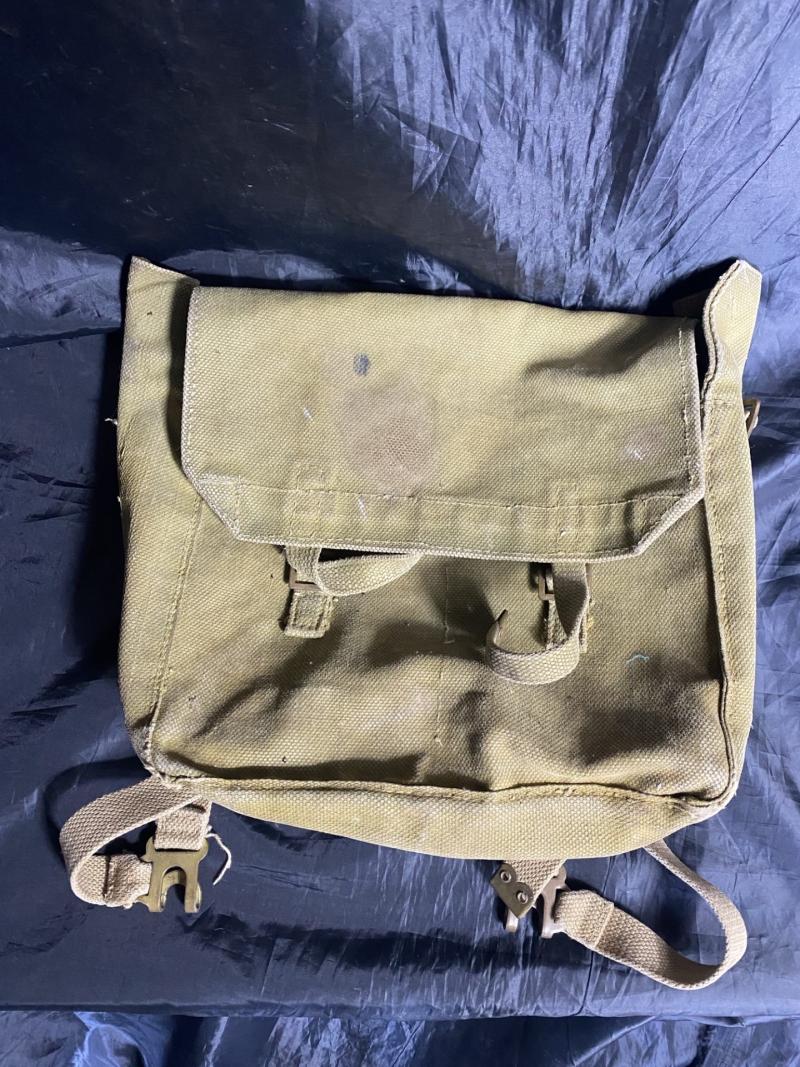 WW2 BRITISH 37 PATTERN SMALL PACK WITH STAPS