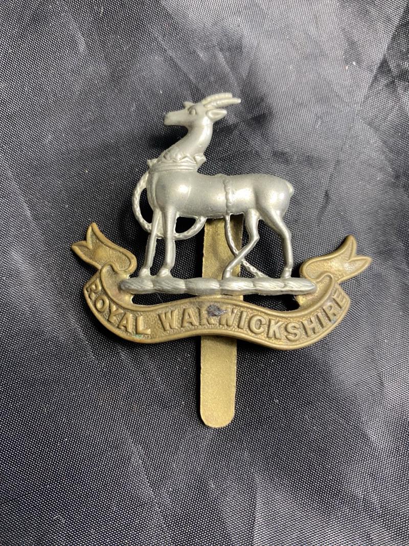 WW2 BRITISH ROYAL WARWICKSHIRE REGIMENT CAP BADGE