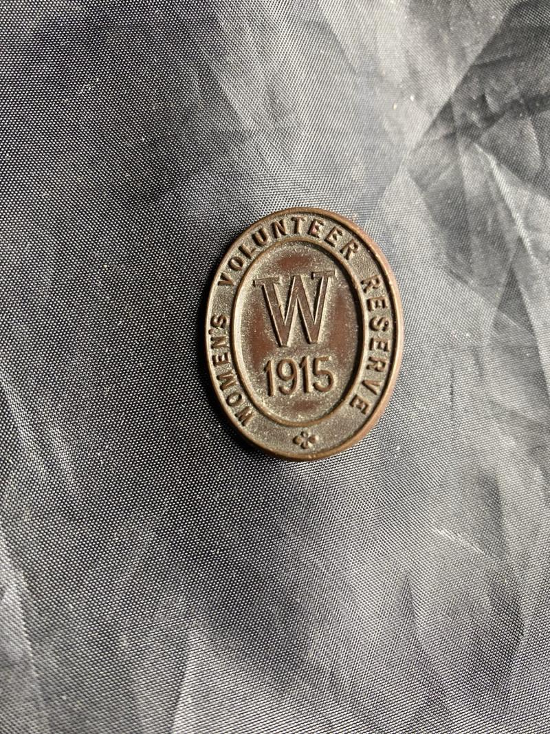 WW1 1915 WOMEN'S VOLUNTEER RESERVE BADGE