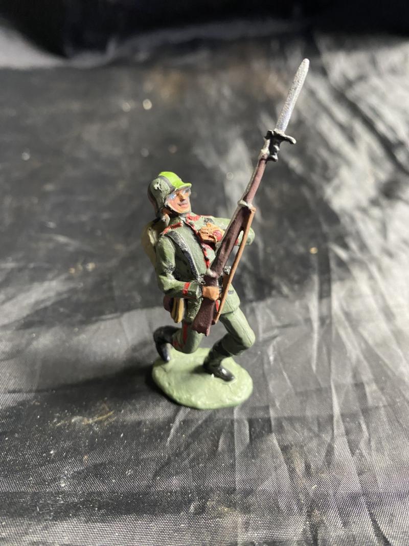 WW1 WOUNDED GERMAN SOLDIER FIGURE