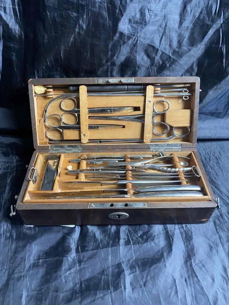 RARE KLEINER CHIRUNG MODEL 1895 FIELD SURGEON'S INSTRUMENT SET (COMPLETE)