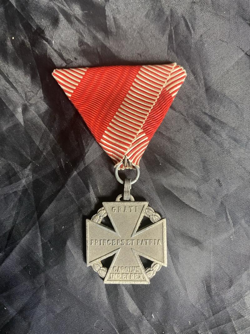 WW1 AUSTRIA-HUNGARIAN WAR CROSS MEDAL