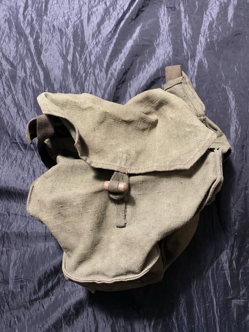 SOVIET/RUSSIAN DP28 TRIPLE MAGAZINE POUCH