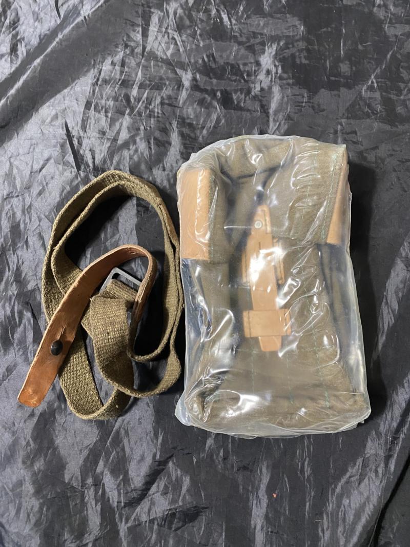 CZECH SMG VZ26 MAGAZINE POUCH AND SLING