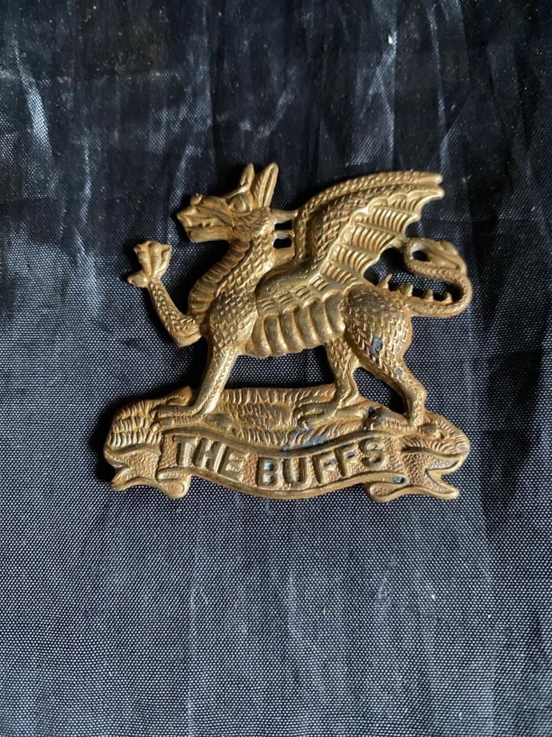 THE BUFFS (EAST KENT REGIMENT) BADGE