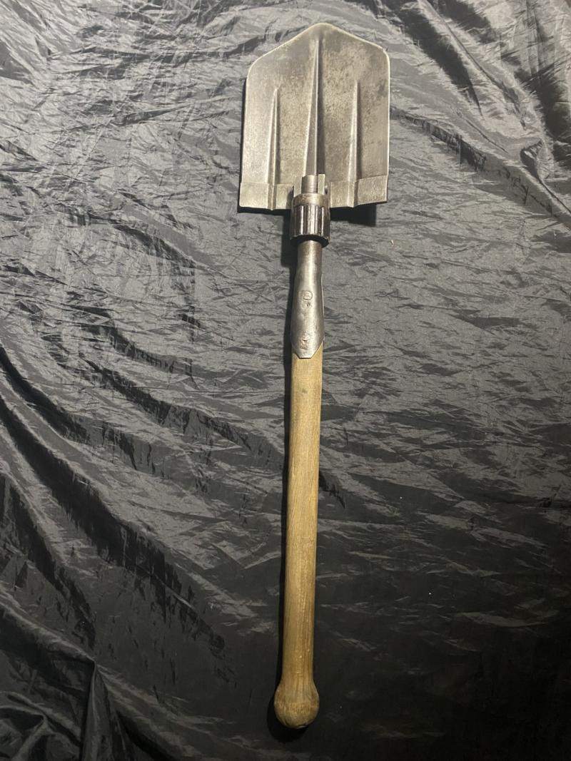 WW2 GERMAN  ENTRENCHING TOOL