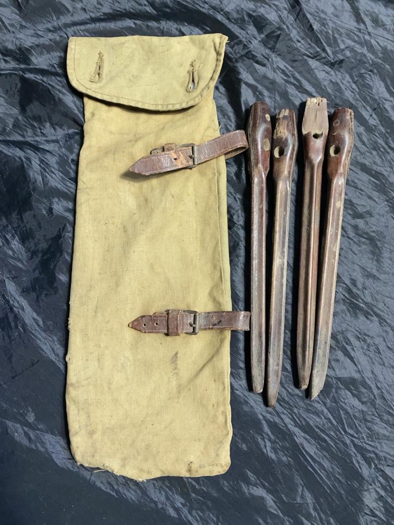 WW2 GERMAN WOODEN TENT PEGS IN POUCH