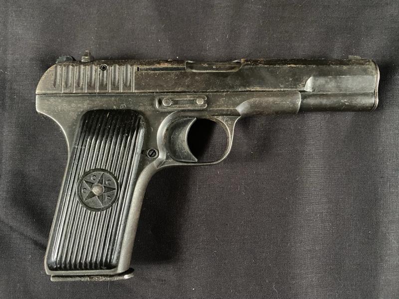 DEACTIVATED WW2 SOVIET TOKAREV TT30 7.62 PISTOL (UK DEACTIVATION)