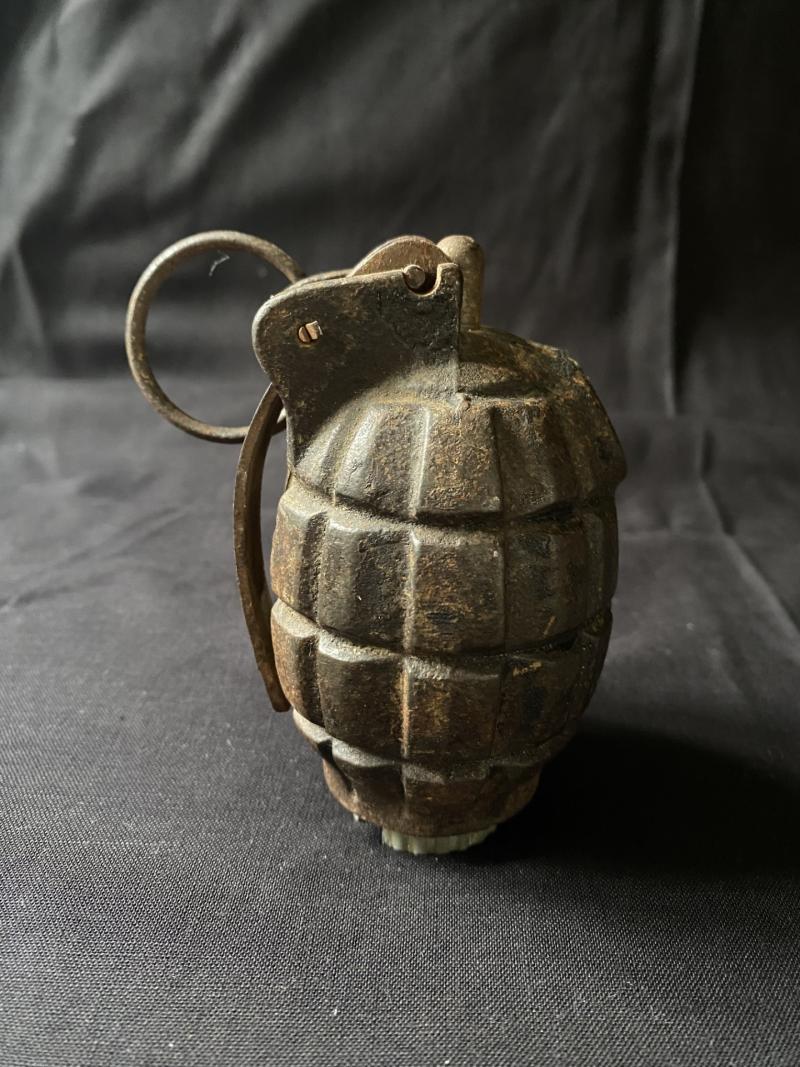 WW2 BRITISH NO.36 MK.I MILLS GRENADE (INERT)