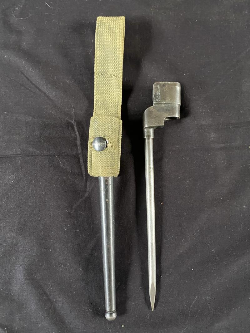 BRITISH NO.4 BAYONET & FROG