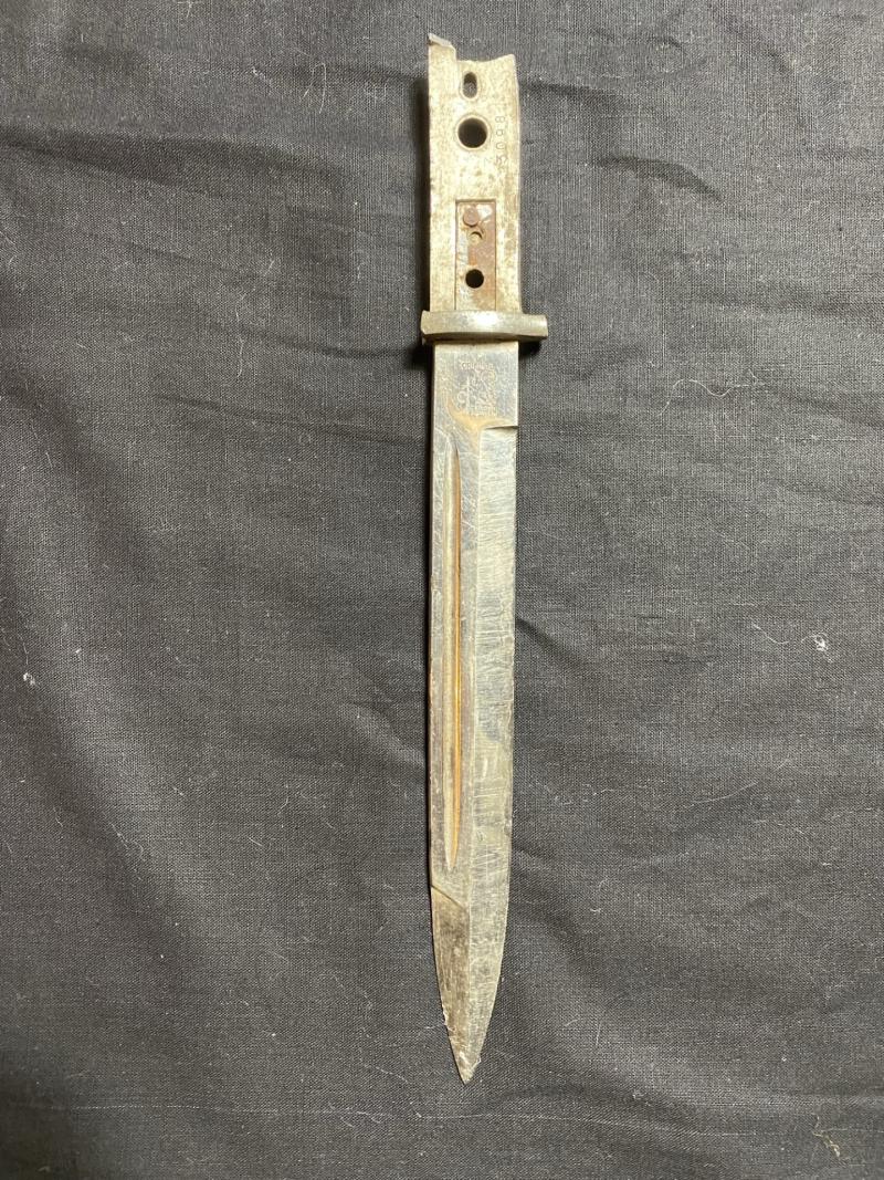 WW2 GERMAN WALKING OUT BAYONET (DAMAGED)