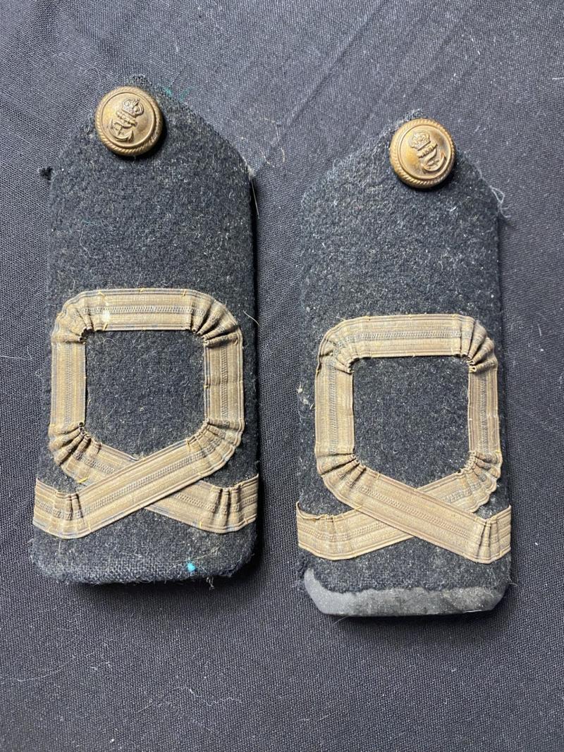 WW2 ROYAL NAVY OFFICER EPAULETTES