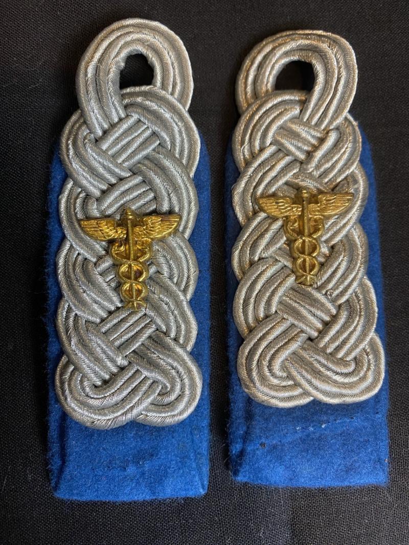 WW2 GERMAN ARMY MEDICAL OFFICER SHOULDER BOARDS