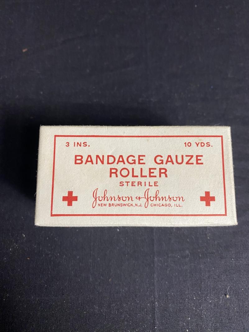 WW2 U.S. BANDAGE GAUZE ROLLER (UN-ISSUED)