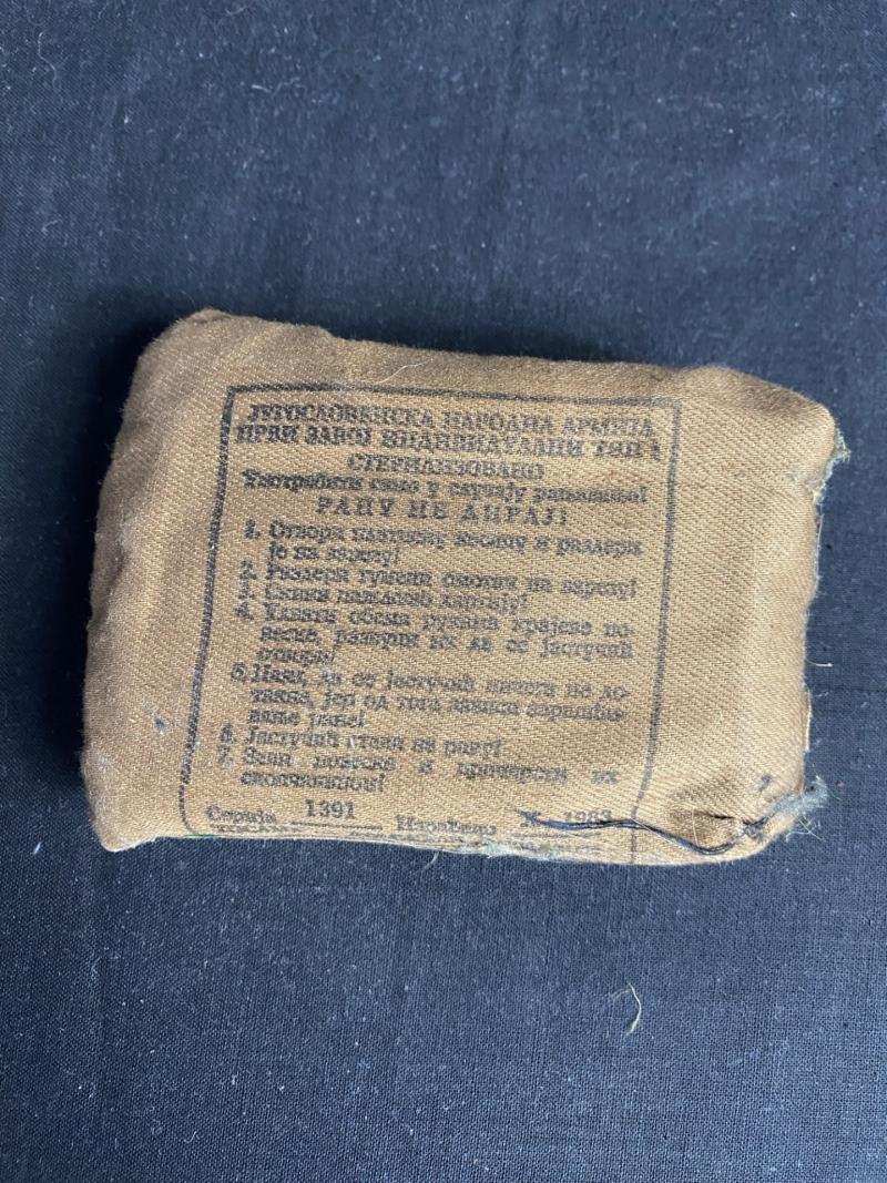 YUGOSLAVIAN PEOPLES ARMY FIRST AID POUCH