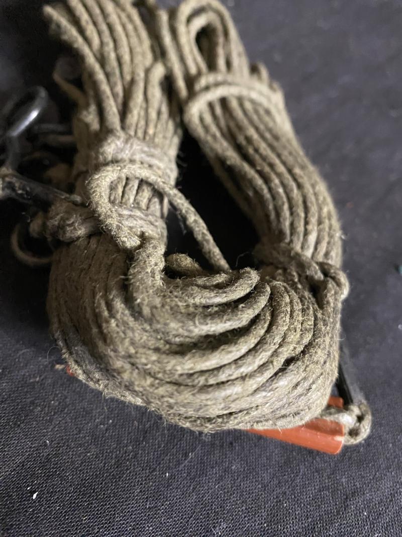 Chase Militaria | WW2 U.S. ARMY RADIO SIGNAL CORPS GY42 GUY ROPE