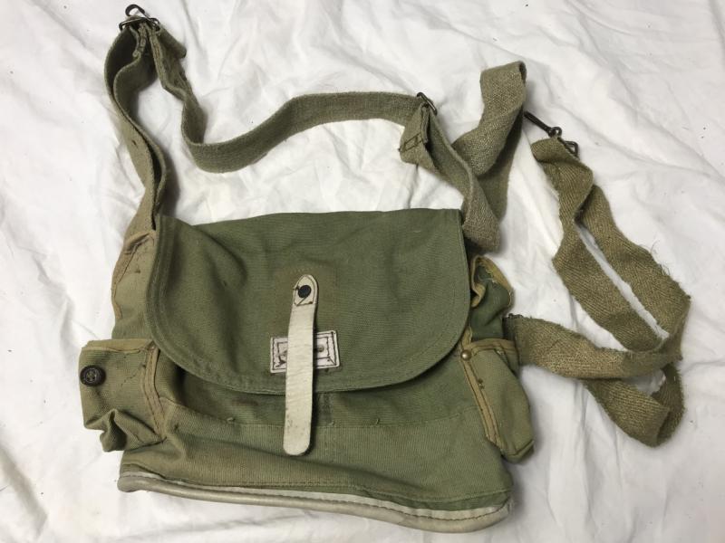 WW2 FRENCH GAS MASK BAG