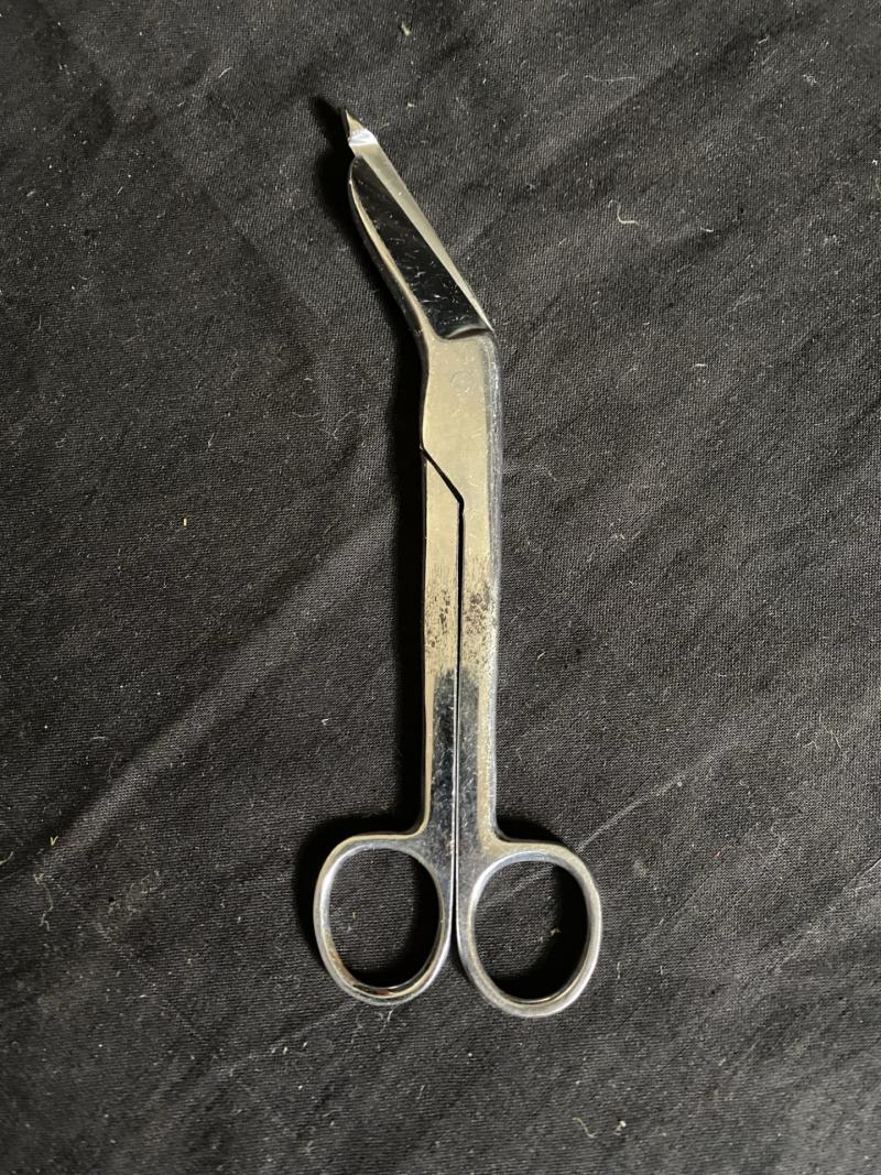 WW2 U.S. MEDICS/ BANDAGE SCISSORS