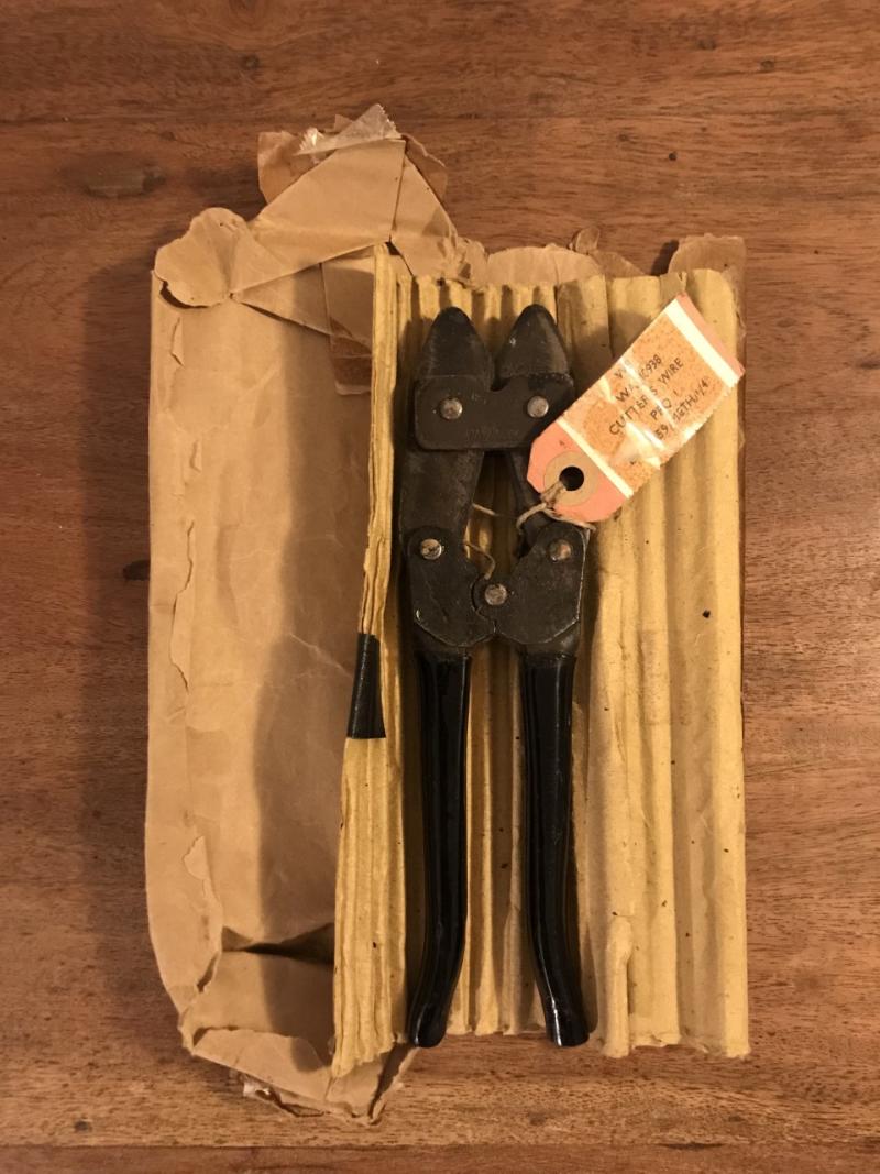 Chase Militaria WW2 BRITISH WIRE CUTTERS WITH ORIGINAL TAG
