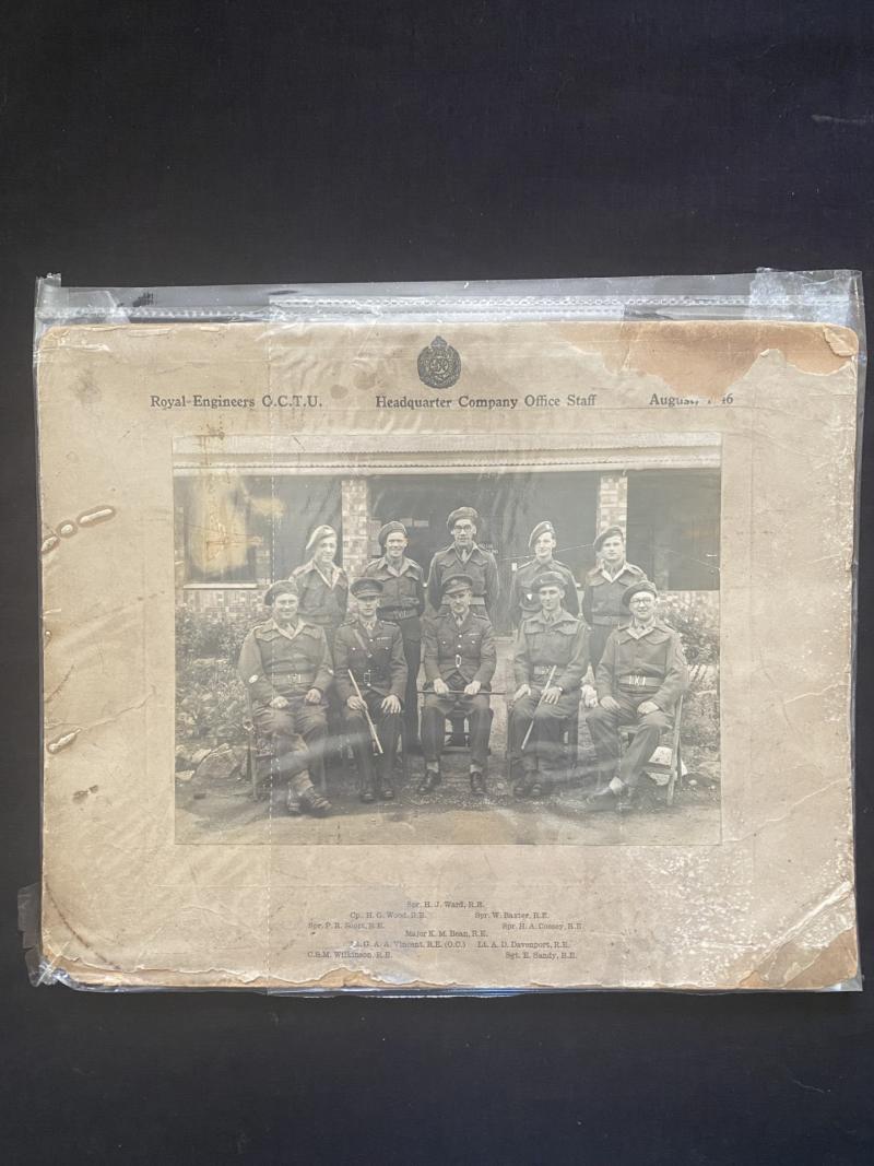 1946 DATED ROYAL ENGINEERS HEADQUARTER COMPANY OFFICE STAFF PICTURE